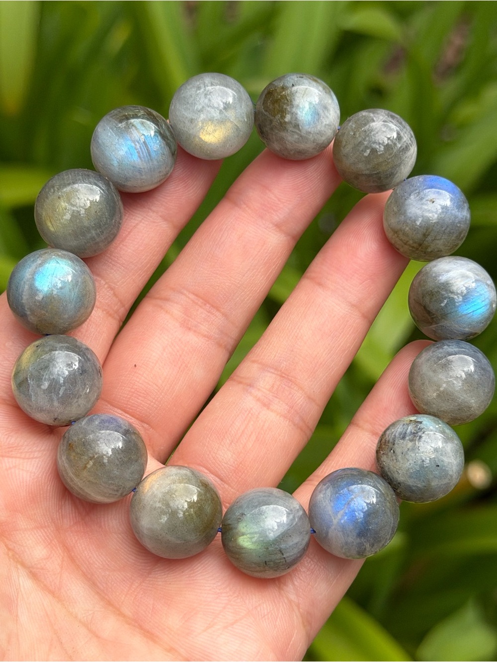 Labradorite Beaded Stretch Bracelet - Gray with Blue Flash Palo